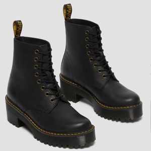 SHRIVER HI WOMEN'S WYOMING LEATHER HEELED BOOTS Dr. Martens